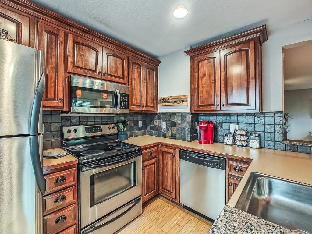 Quiet Plaza Two Bedroom 2 Bathroom Kansas City Exterior foto